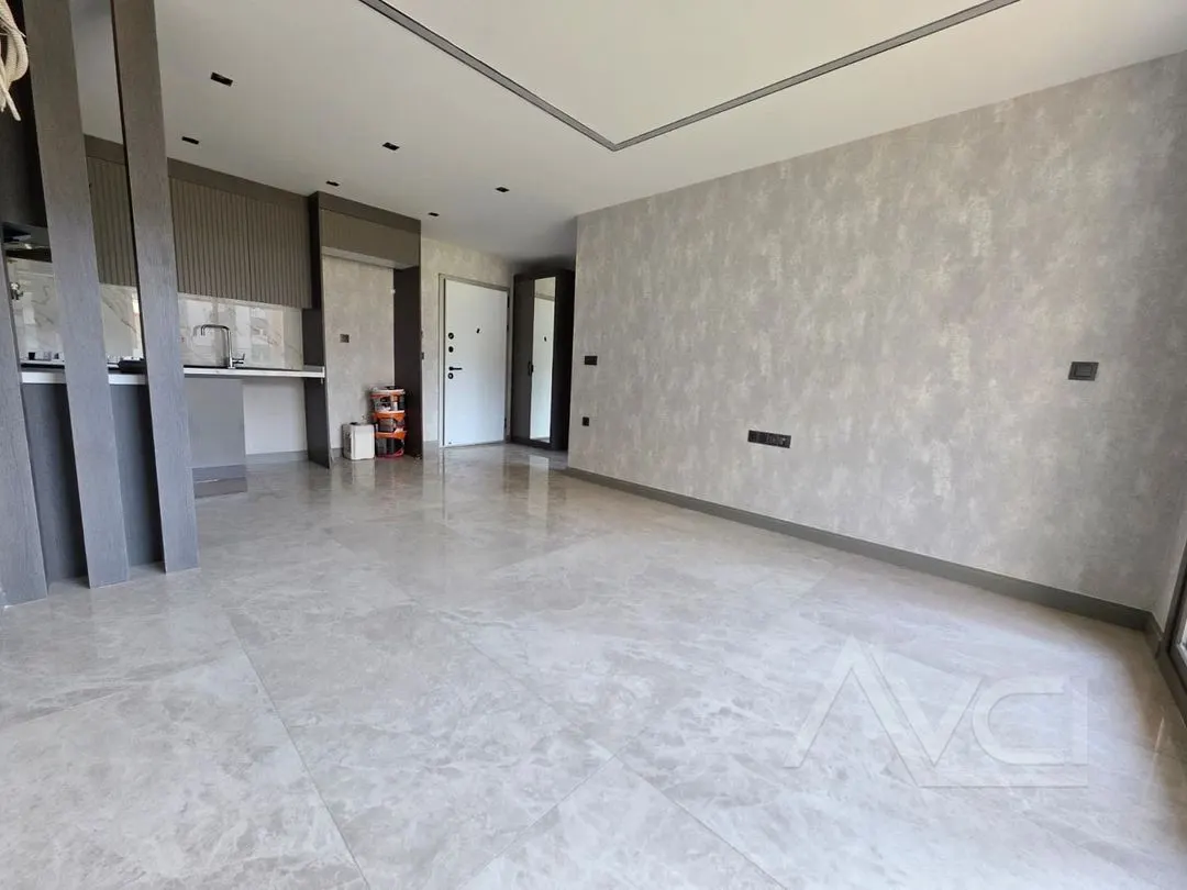 AVCI'DAN ÖREN MODERN'DE YETKİLİ HAVUZLU K.OTOPARKLI 1+1