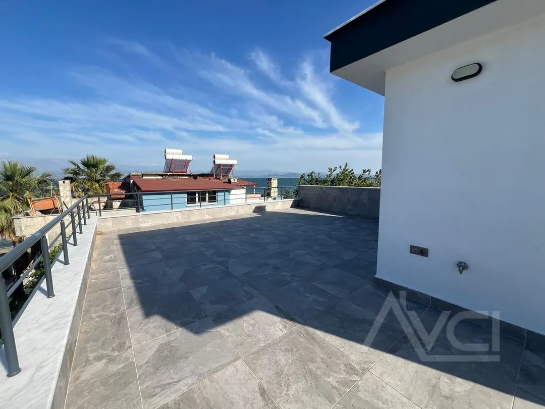 AVCI’DAN DENİZE SIFIR LÜKS 3+1 VİLLA