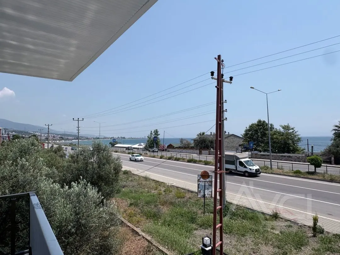 AVCI’DAN KÜÇÜKKUYUDA SİTE İÇERİSİNDE MÜSTAKİL YOLA YAKIN 3+1 VİLLA