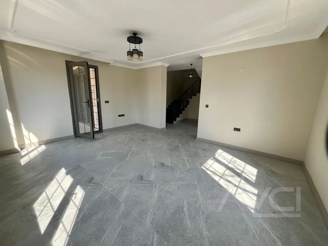 AVCI’DAN NARLI’DA DENİZE 200 MT TAM MÜSTAKİL 2 KATLI VİLLA