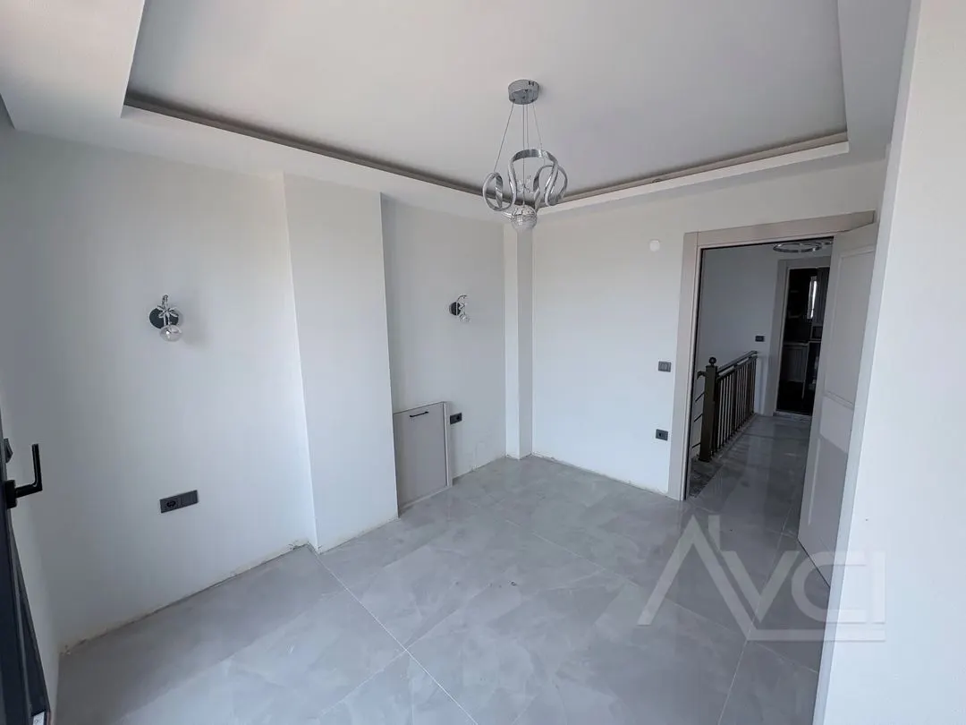 AVCI’DAN KÜÇÜKKUYUDA SİTE İÇERİSİNDE MÜSTAKİL YOLA YAKIN 3+1 VİLLA
