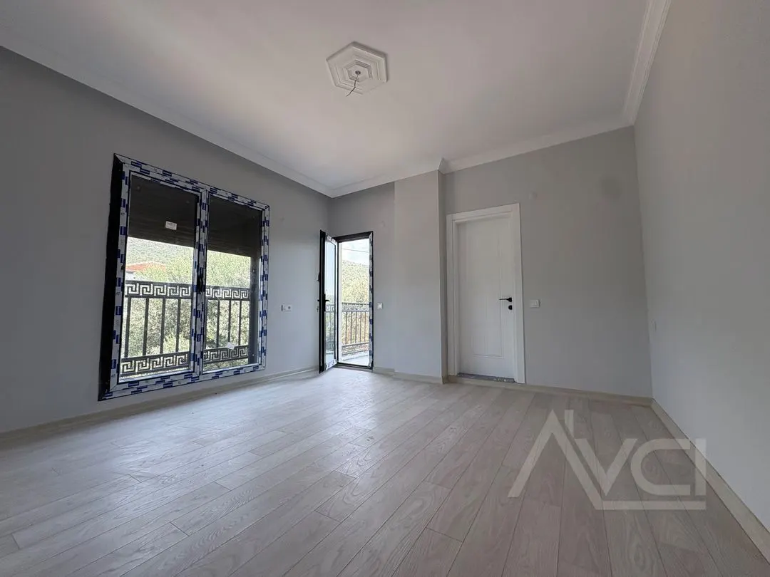 AVCI’DAN KÜÇÜKKUYUDA DOĞA MANZARALI 2+1 VİLLA