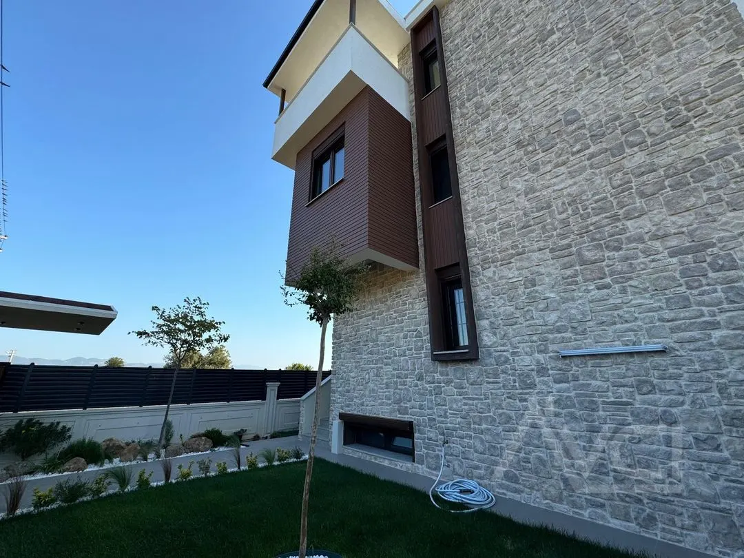 AVCI’DAN 350M2 ARSA İÇİNDE TAM MÜSTAKİL MERKEZİ KONUM VİLLA
