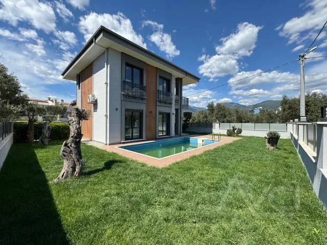 AVCI’DAN DENİZE 150 MT TAM MÜSTAKİL HAVUZLU EMSALSİZ VİLLA
