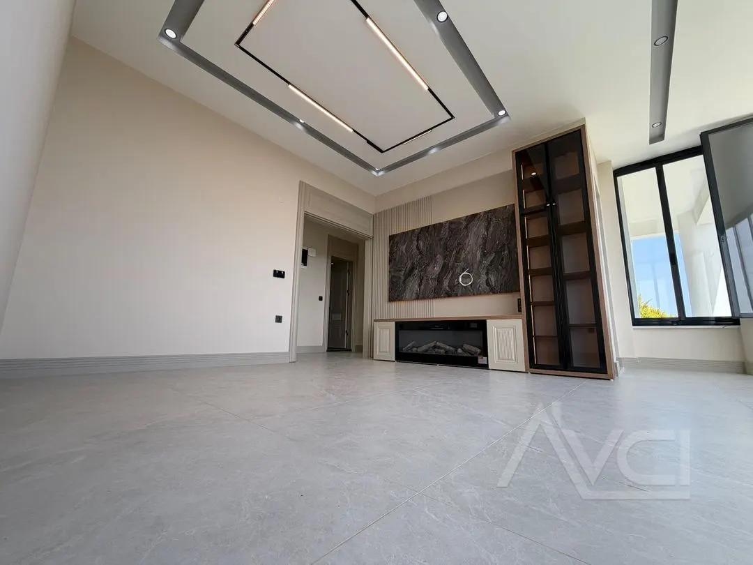 AVCI’DAN ALTINOLUKTA 700M2 İÇERİSİNDE BEYAZ KONAK