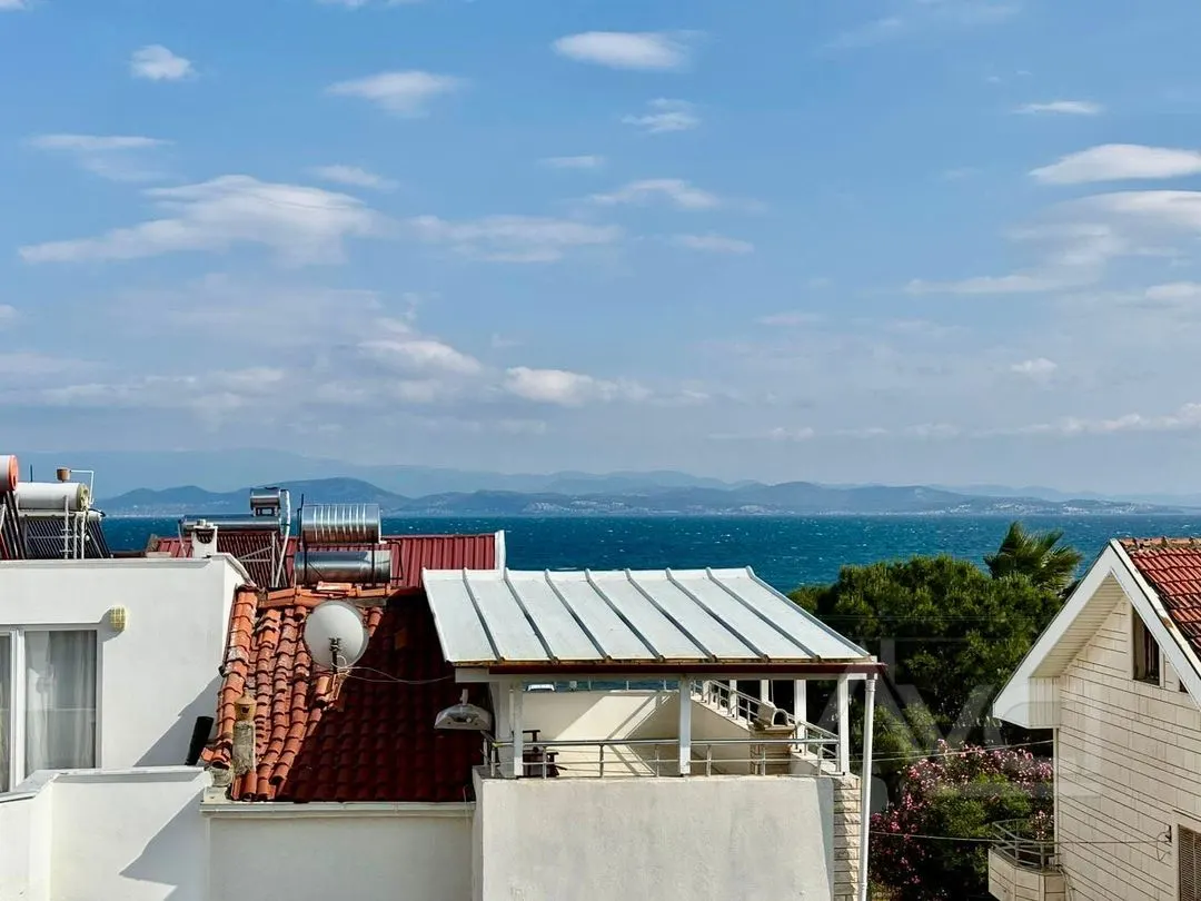 GÜRE DENİZE 30MT DENİZE 2. SIRADA SIFIR 4+1 VİLLA