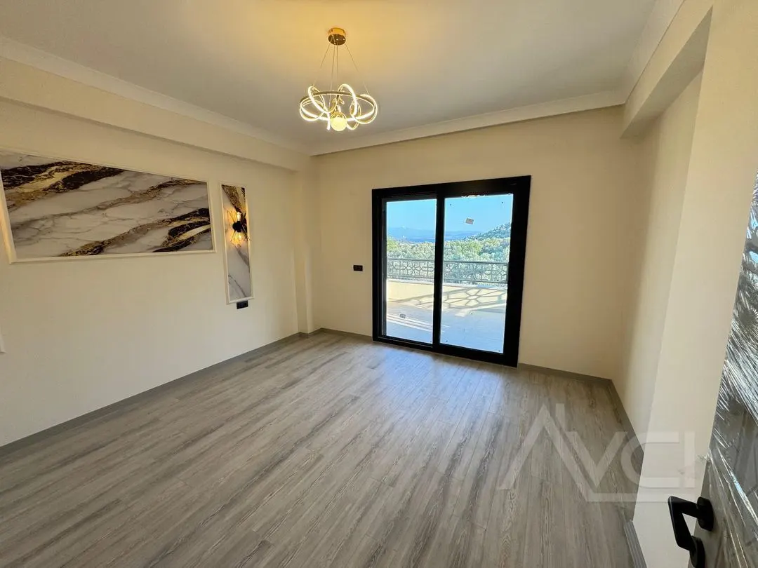 AVCI’DAN 500M2 ARSA İÇERİSİNDE MÜSTAKİL HAVUZLU DENİZ MANZARALI VİLLA
