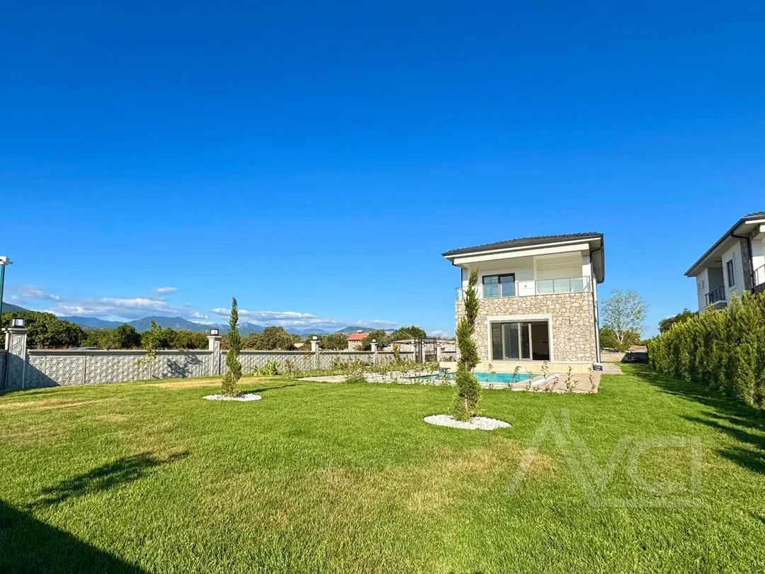 AVCI’DAN GÜRE-AKÇAY ARASI 600M2 ARSA MÜSTAKİL HAVUZLU LÜKS VİLLA