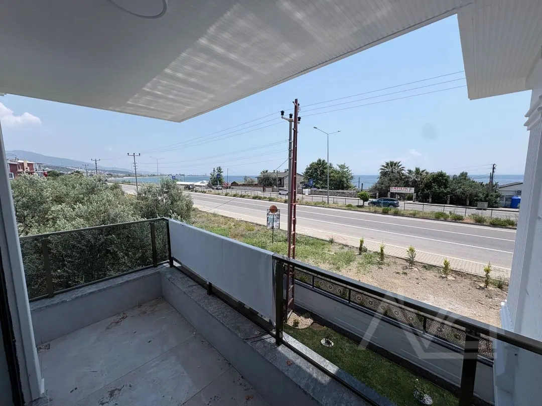 AVCI’DAN KÜÇÜKKUYUDA SİTE İÇERİSİNDE MÜSTAKİL YOLA YAKIN 3+1 VİLLA
