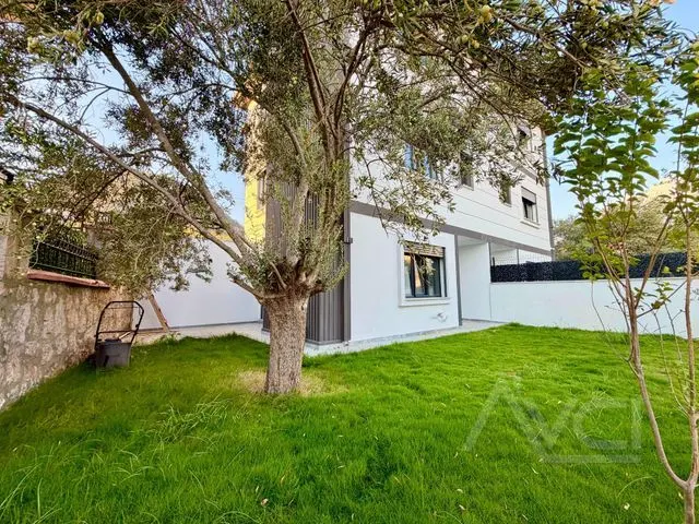 AVCI'DAN KÜÇÜKKUYU'DA DENİZ MANZARALI 3+1 DENİZE 250 MT VİLLA