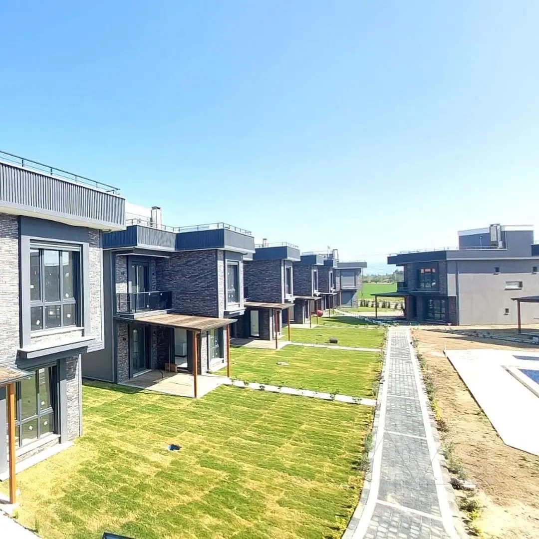 AVCI’DAN BURHANİYE ÖRENDE 3+1 VİLLA
