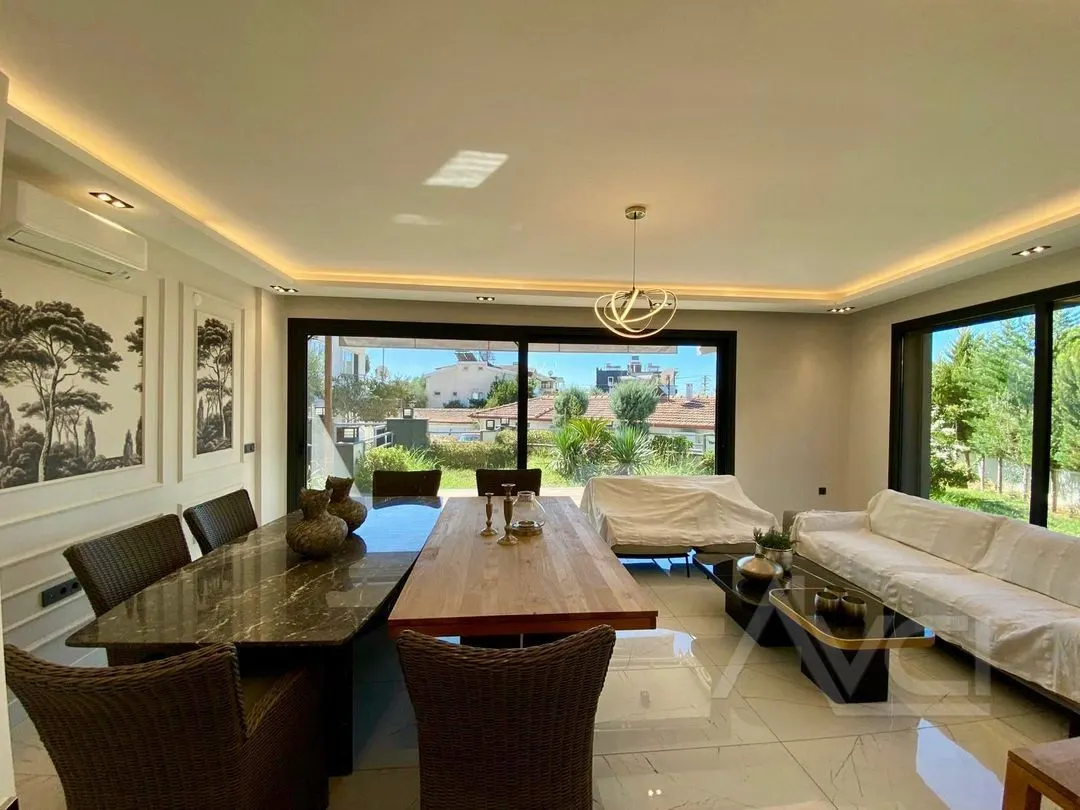 AVCI’DAN DENİZE 50 MT TAM MÜSTAKİL DENİZ MANZ 4+1 VİLLA