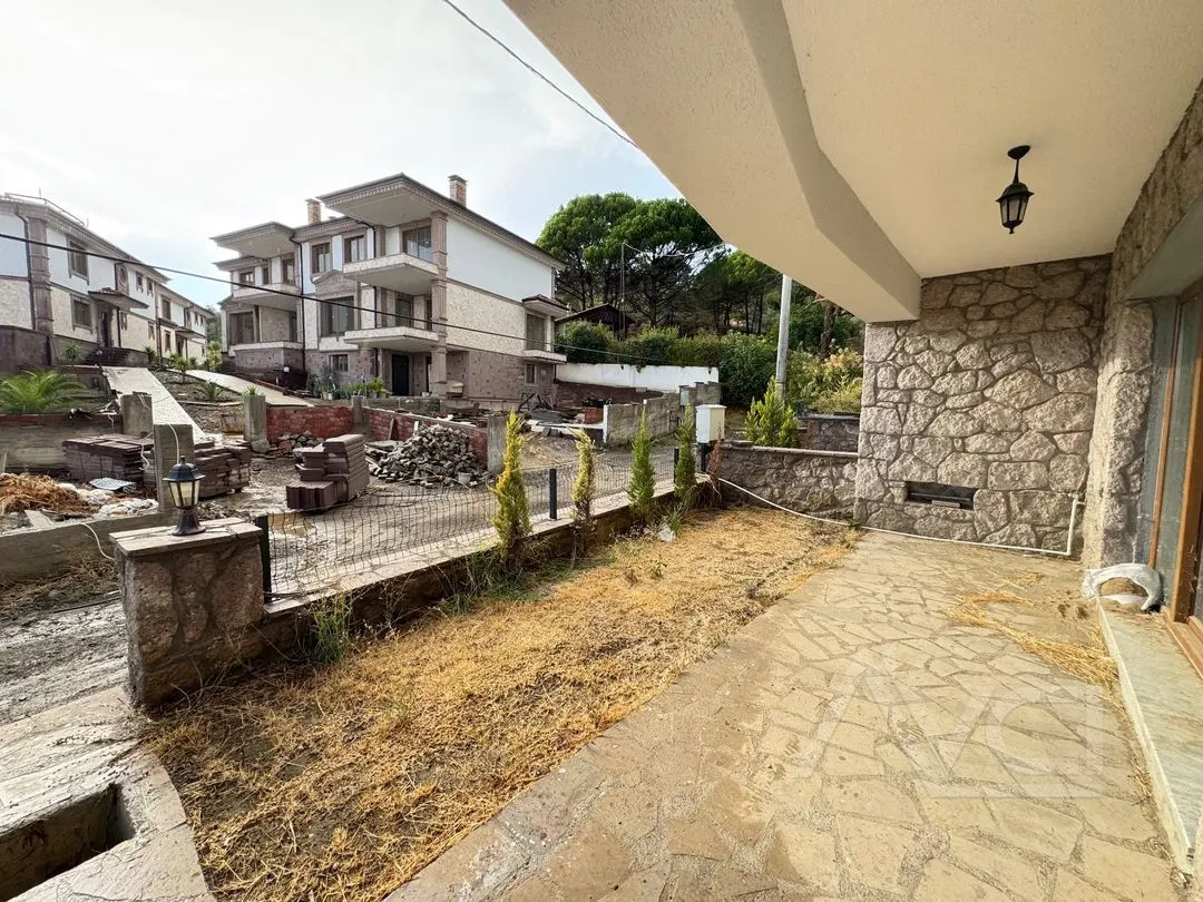 AVCI’DAN GİRİŞTE ODA 5+2 TAŞ KONAK TARZI DENİZ MANZARALI GENİŞ VİLLA