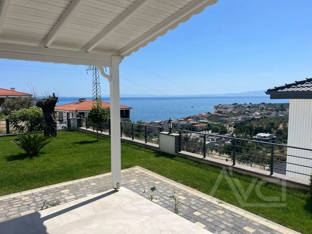 AVCI’DAN ASSOS MANZARALI KÜÇÜKKUYU’DA 3+1 VİLLA