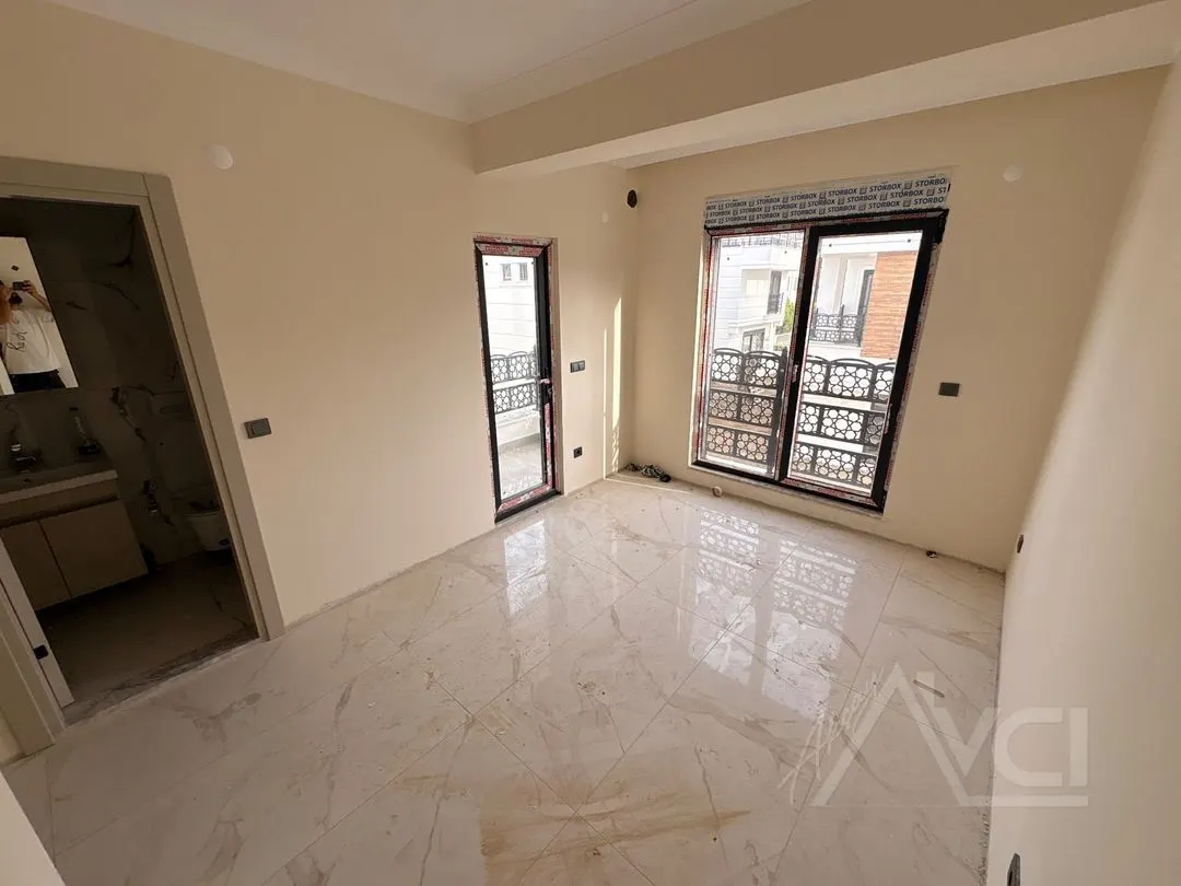 AVCI’DAN GÜRE’DE 3+1 TERASLI ORTAK HAVUZLU İKİZ VİLLA