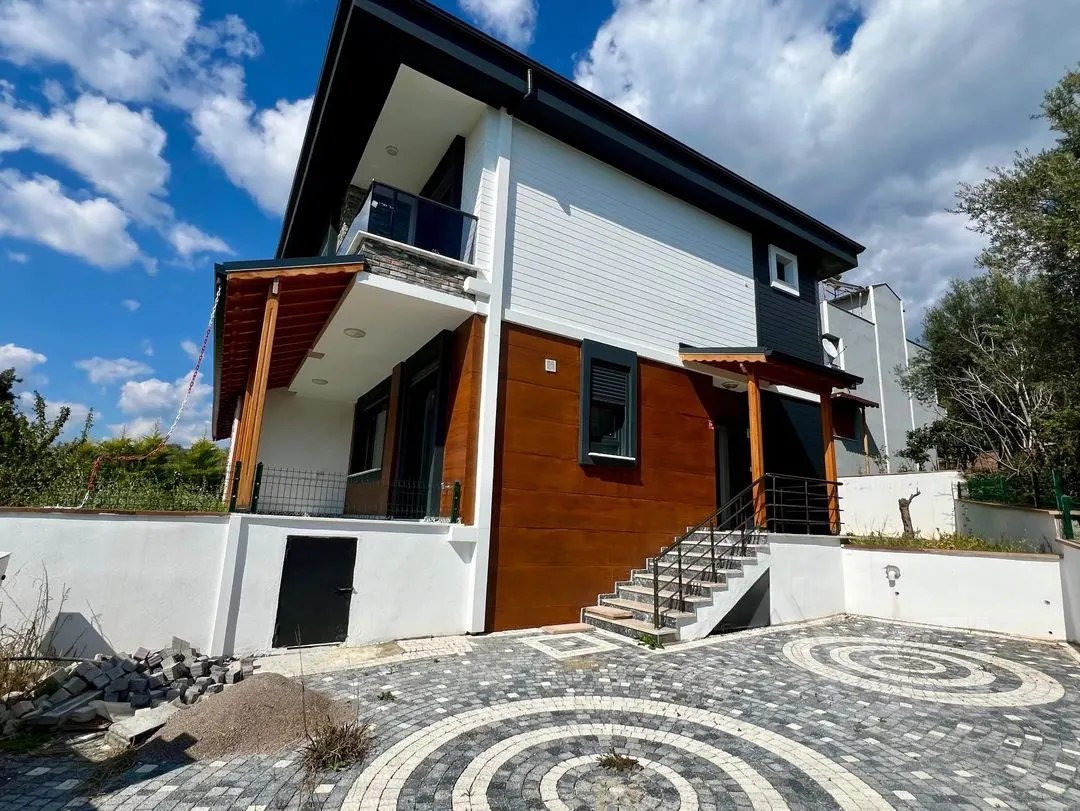 AVCI’DAN GENİŞ BAHÇELİ 3+1 SIFIR VİLLA
