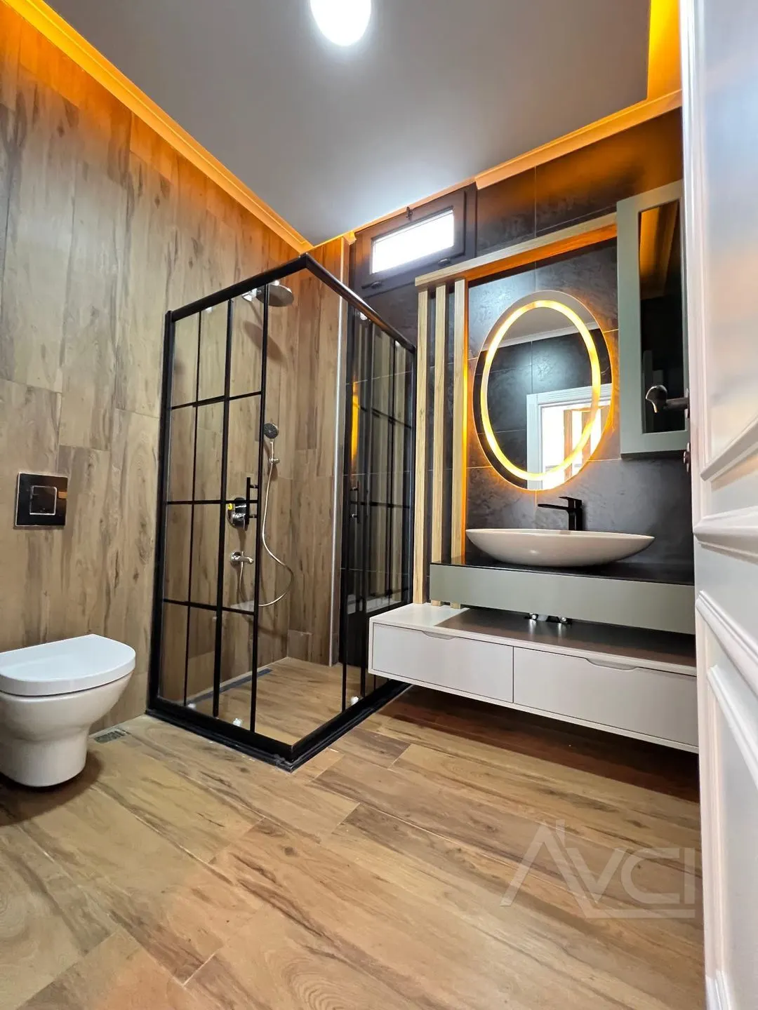 AVCI’DAN ALTINOLUK’TA 600M2 ARSA İÇİNDE BEYAZ KONAK