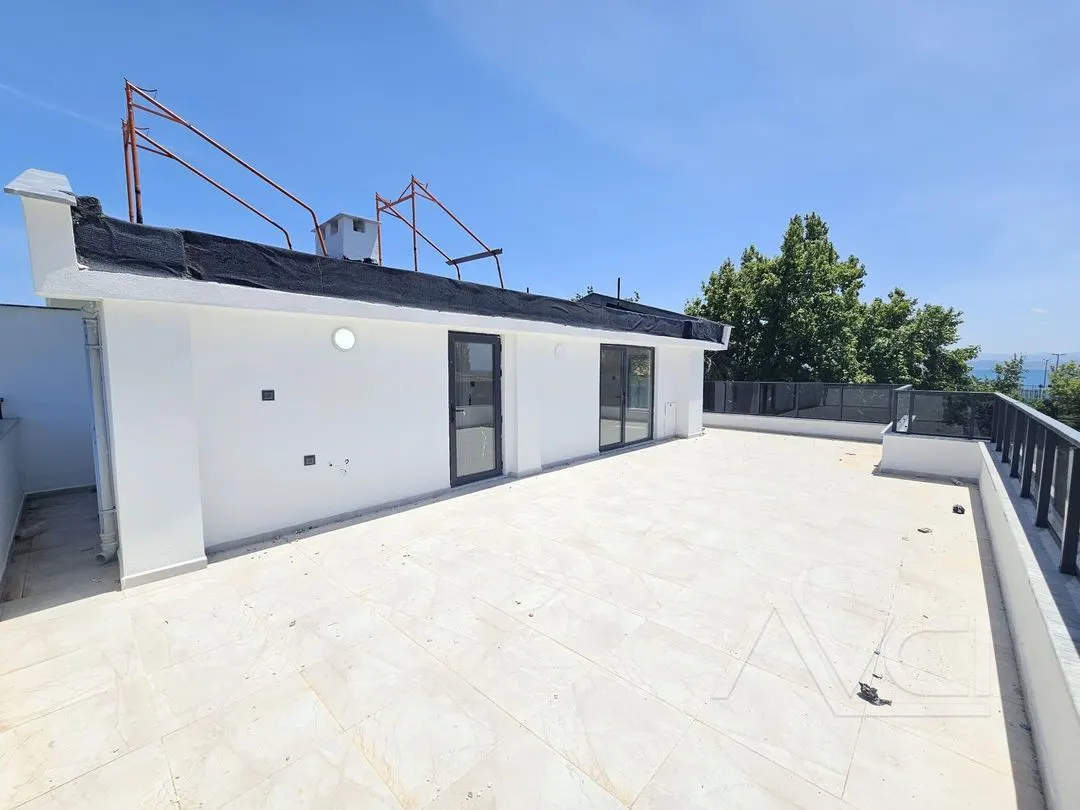 AVCI’DAN FENER HAVACILAR ARASI DENİZE 50 MT 4+1 SIFIR VİLLA