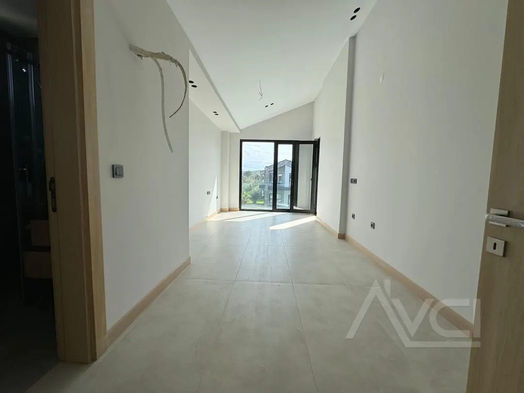 AVCI’DAN ÖDÜLLÜ PROJE HAVUZLU GİRİŞ ODALI MÜSTAKİL LOFT VİLLA