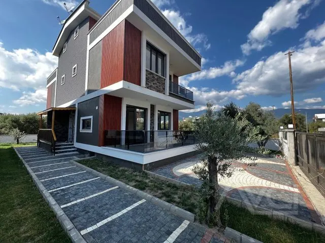 AVCI’DAN GÜRE’DE 4+1 TERASLI VİLLA