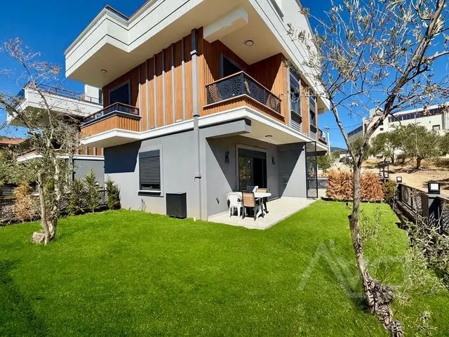 AVCI'DAN DENİZE 250MT LÜKS DENİZ MANZARALI 4+1 VİLLA