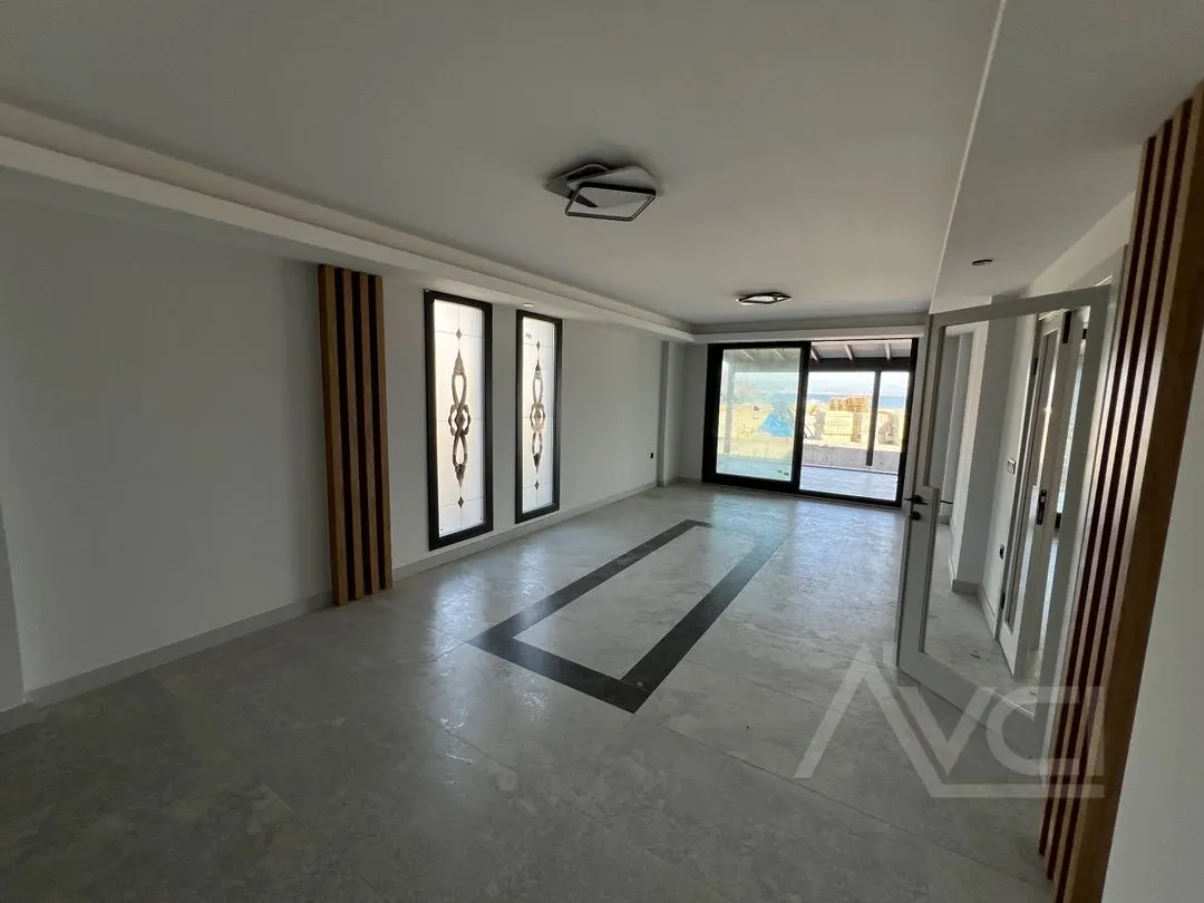 AVCI’DAN DENİZİN EN ÖNÜNDE SIFIR 300M2 İÇ KULLANIM ALANLI TAŞ VİLLA