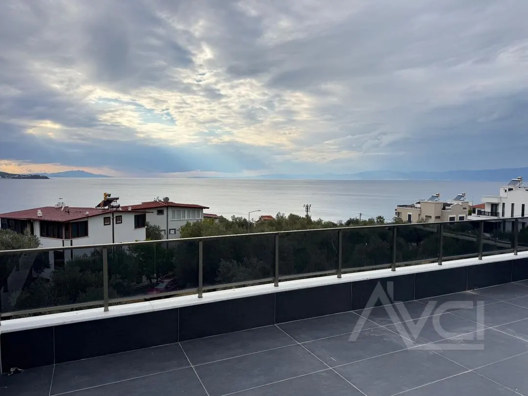 AVCI’DAN DENİZE 100MT DENİZ MANZARALI TAM MÜSTAKİL VİLLA