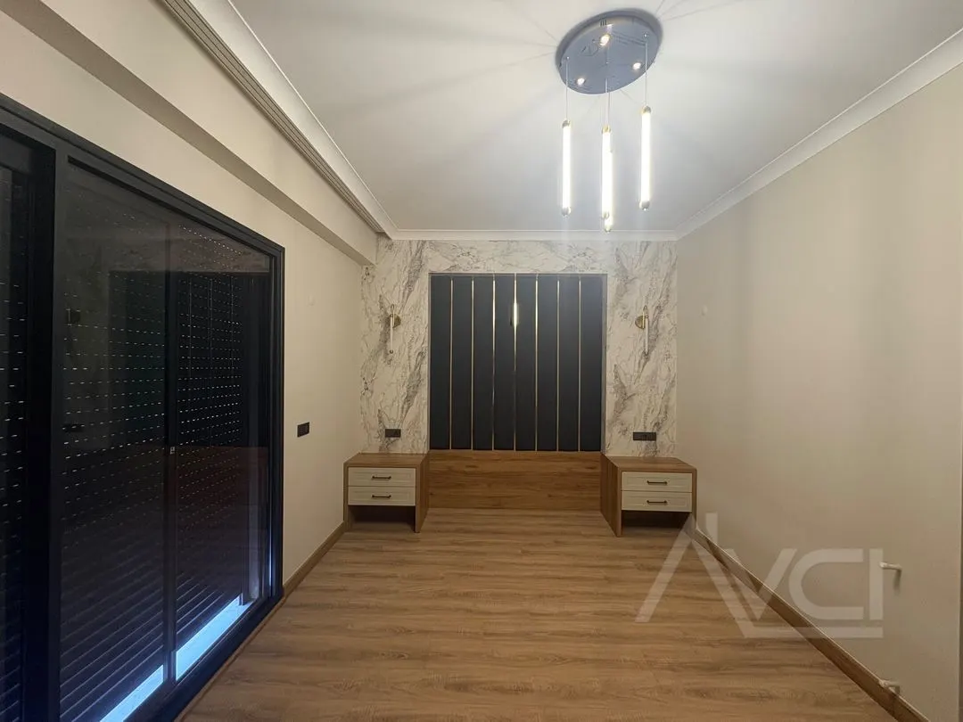 AVCI’DAN GÜRE OTELLER BÖLGESİNDE 4+1 OTOPARKLI BAHÇELİ TEK MÜSTAKİL VİLLA