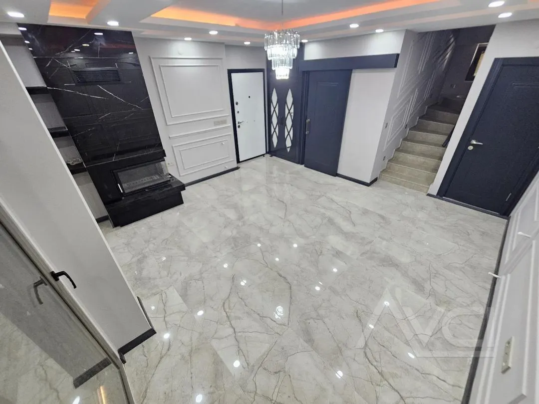AVCI’DAN YOL ALTINDA DENİZE 250MT LÜKS İŞÇİLİKLİ VİLLA