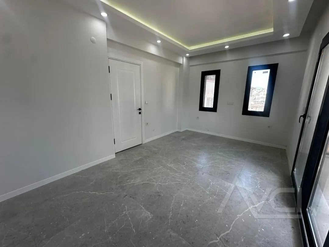 AVCI’DAN TAM MÜSTAKİL BAHÇEDEN DENİZ MANZARALI DENİZ250MT VİLLA