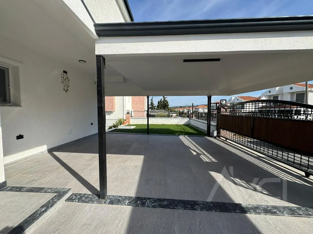 AVCI’DAN 750M2 ARSA İÇİNDE DENİZE SIFIR MALİKANE