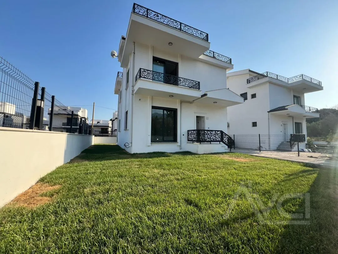 AVCI’DAN 300 M2 ARSA 4 TARAFI BAHÇE YÜRÜYÜŞ YOLU CEPHELİ TAM MÜSTAKİL