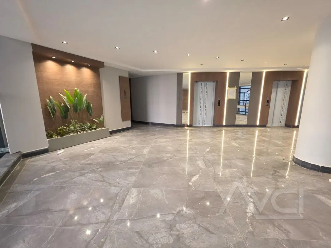 AVCI'DAN ÖREN MODERN'DE YETKİLİ HAVUZLU K.OTOPARKLI 1+1