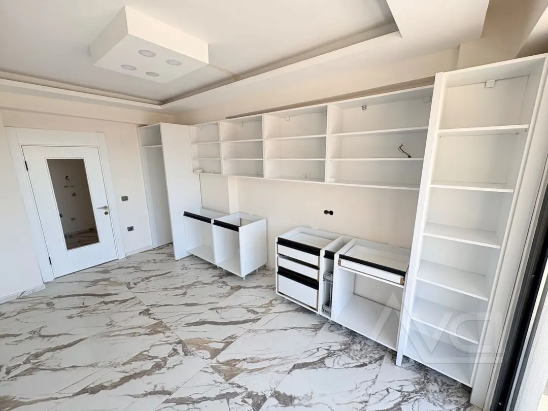 AVCI’DAN NARLI’DA KÖY İÇERİSİNDE 3 KATLI  6+1