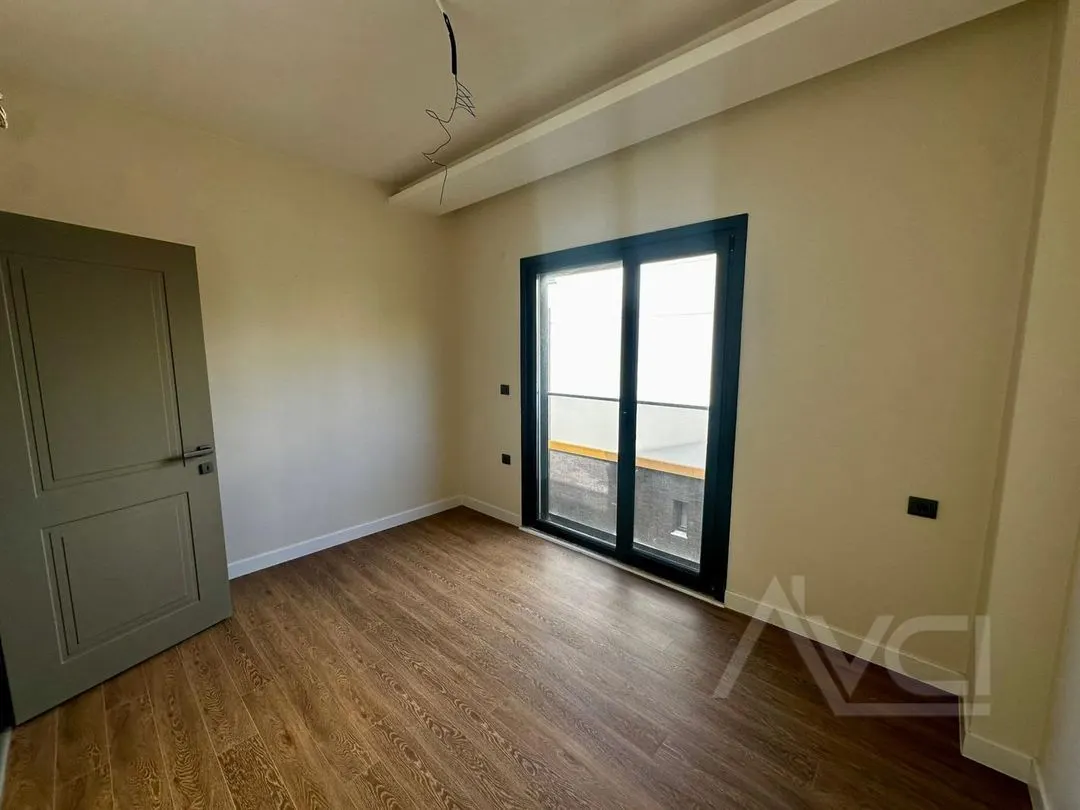 AVCI’DAN TAM MÜSTAKİL DENİZE 100MT DENİZ MANZARALI GİRİŞTE ODA VİLLA