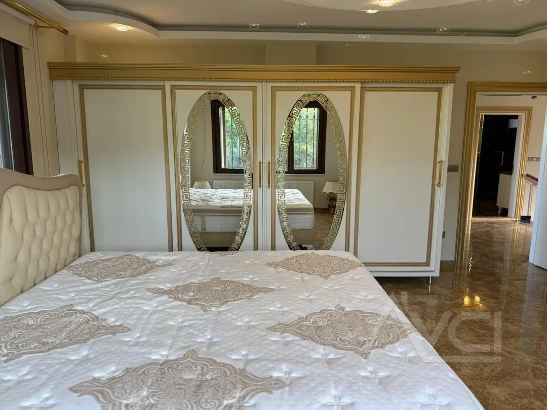AVCI’DAN 1,500 M2 ARSA İÇİNDE 2 MÜŞTEMİLATLI HAVUZLU MALİKANE
