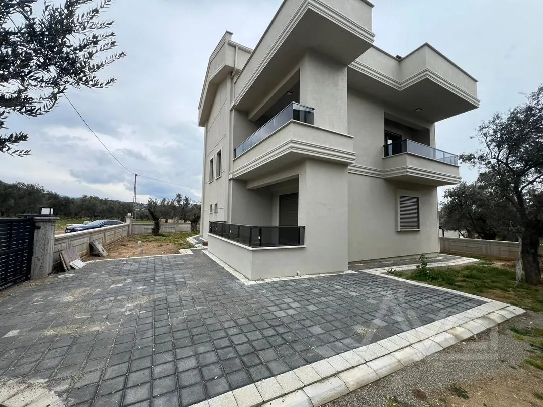 AVCI’DAN GÜRE’DE DAİRE FİYATINA SIFIR TERASLI 3+1 VİLLA