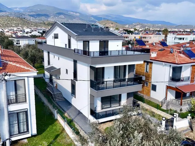 AVCI’DAN DENİZE 300 MT YOL ALTINDA 4+1 LÜKS VİLLA