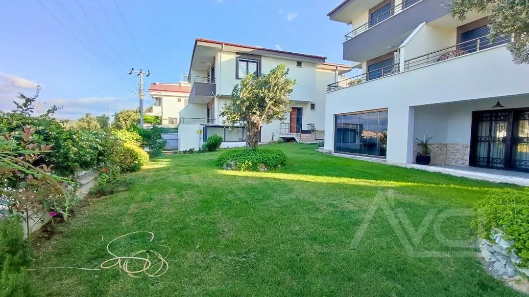 AVCI'DAN PELİTKÖY'DE DENİZE 100MT DENİZ MANZARALI 4+2 VİLLA
