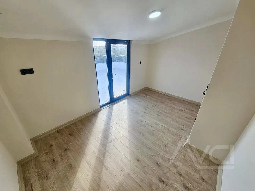 AVCI’DAN DENİZE 300 MT YOL ALTINDA 4+1 LÜKS VİLLA