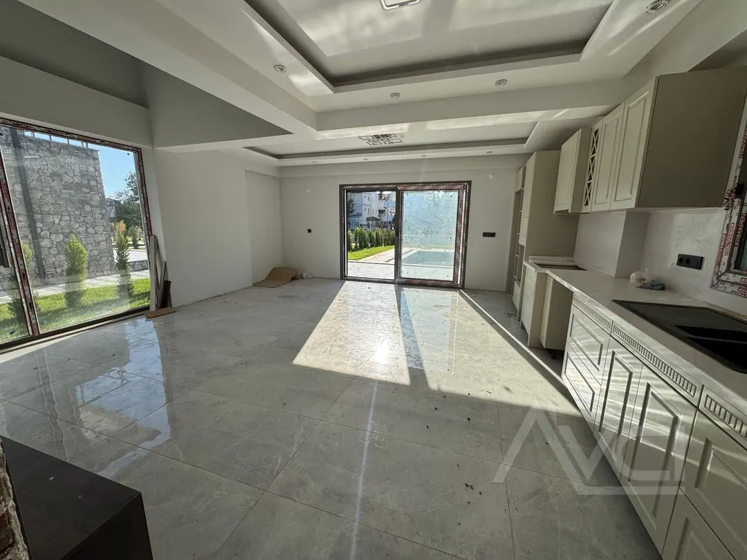 AVCI’DAN GÜRE-AKÇAY ARASI 600M2 ARSA MÜSTAKİL HAVUZLU LÜKS VİLLA