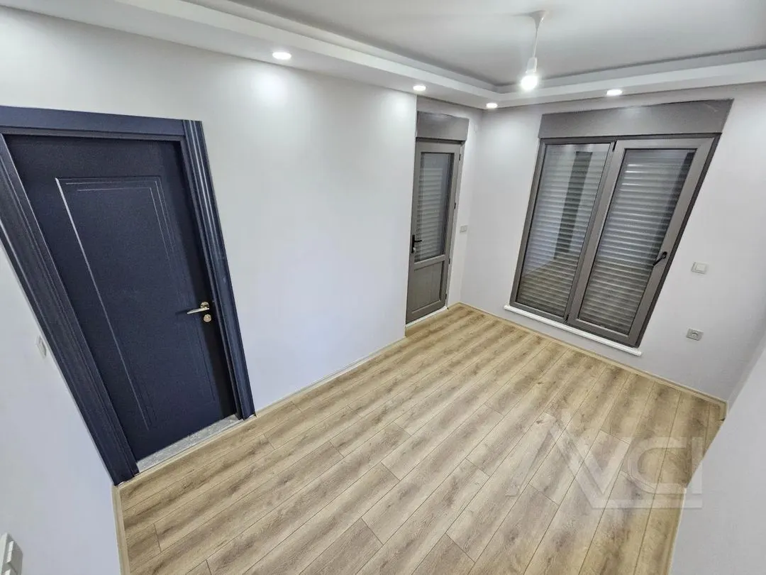 AVCI’DAN YOL ALTINDA DENİZE 250MT LÜKS İŞÇİLİKLİ VİLLA