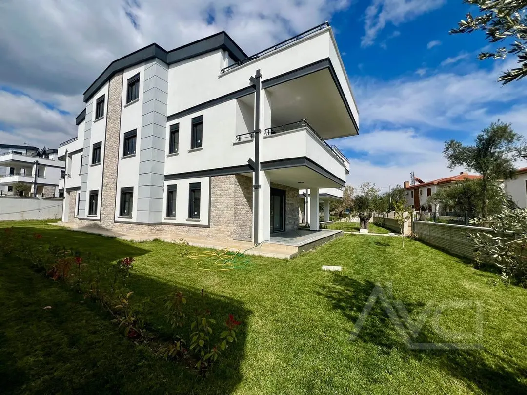 AVCI’DAN DENİZE 300MT HAVUZLU GÜVENLİKLİ GİRİŞTE ODALI 6+1