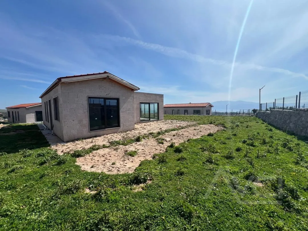 AVCI'DAN 600M2 ARSA TEK KATLI TAŞ 3+1 DENİZ MANZ EN ÖN VİLLA