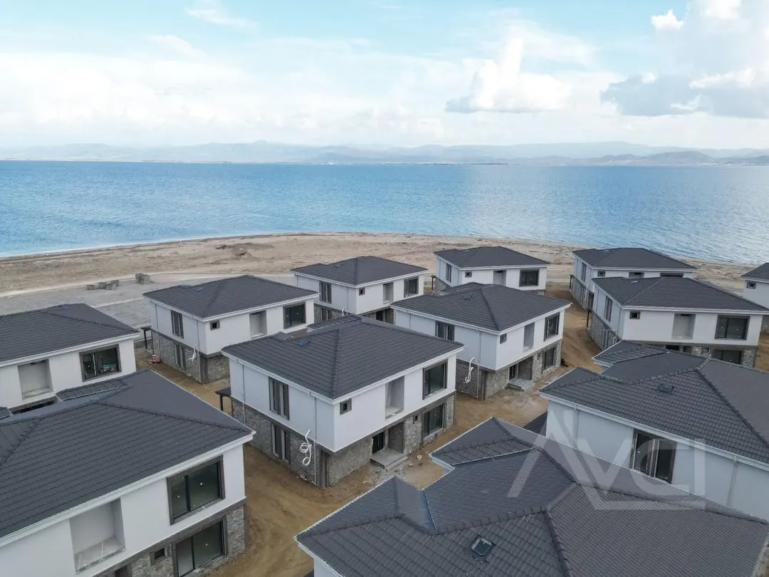 AVCI’ DAN TEK YETKİ 300M2 NET DENİZE SIFIR VİLLA/ÜÇÜNCÜ SIRA