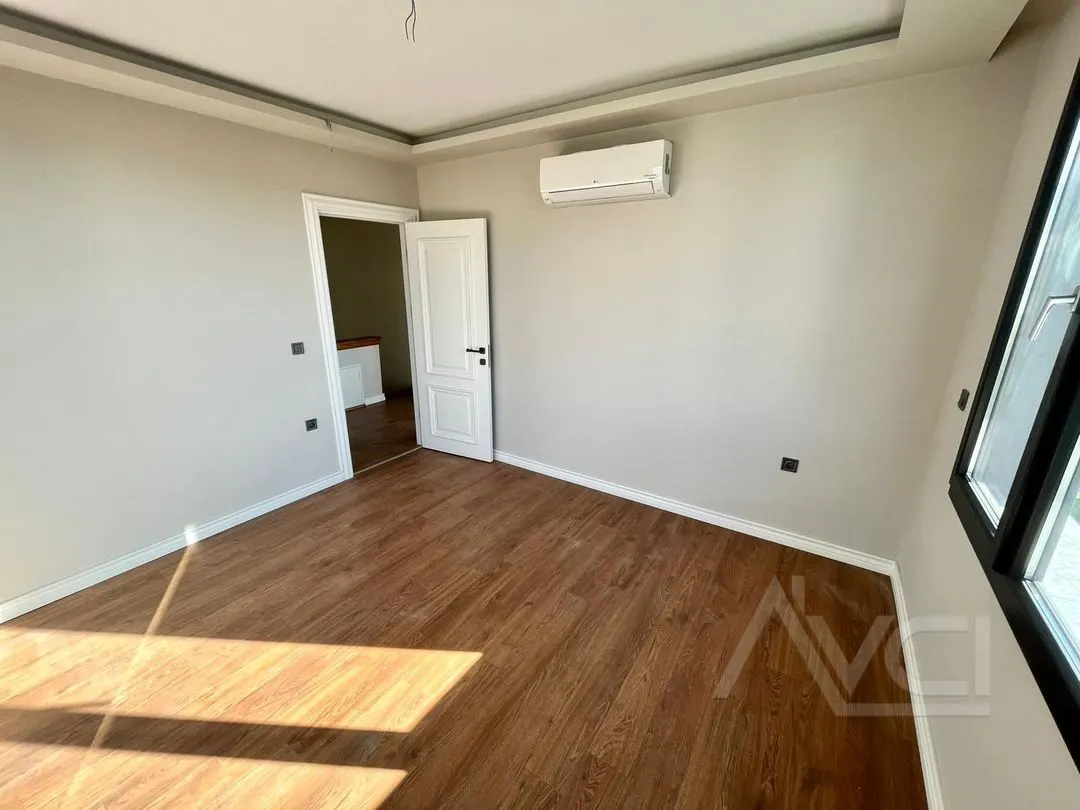 AVCI’DAN 3+1 HAVUZLU DENİZE 200 MT FUL EŞYALI YOL CEPHELİ VİLLA
