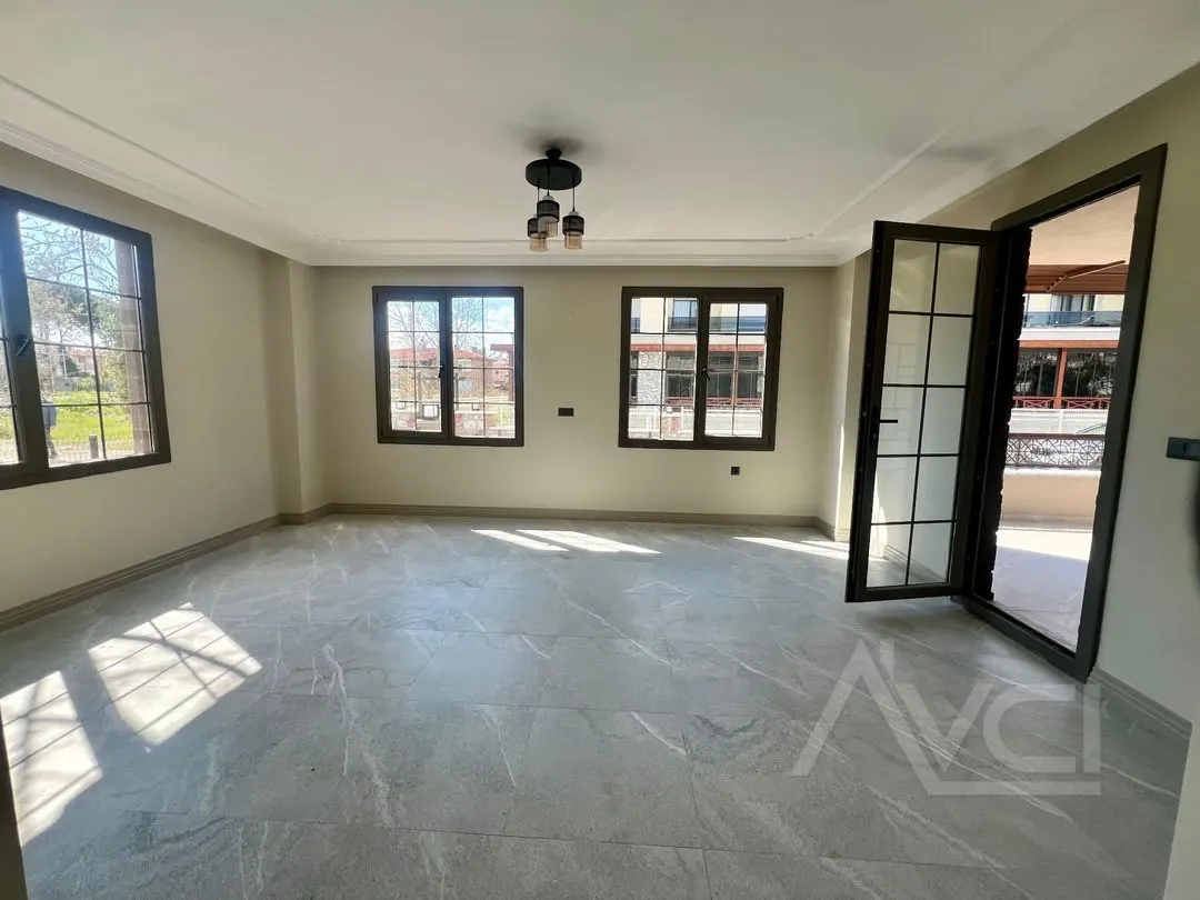 AVCI’DAN NARLI’DA DENİZE 200 MT TAM MÜSTAKİL 2 KATLI VİLLA