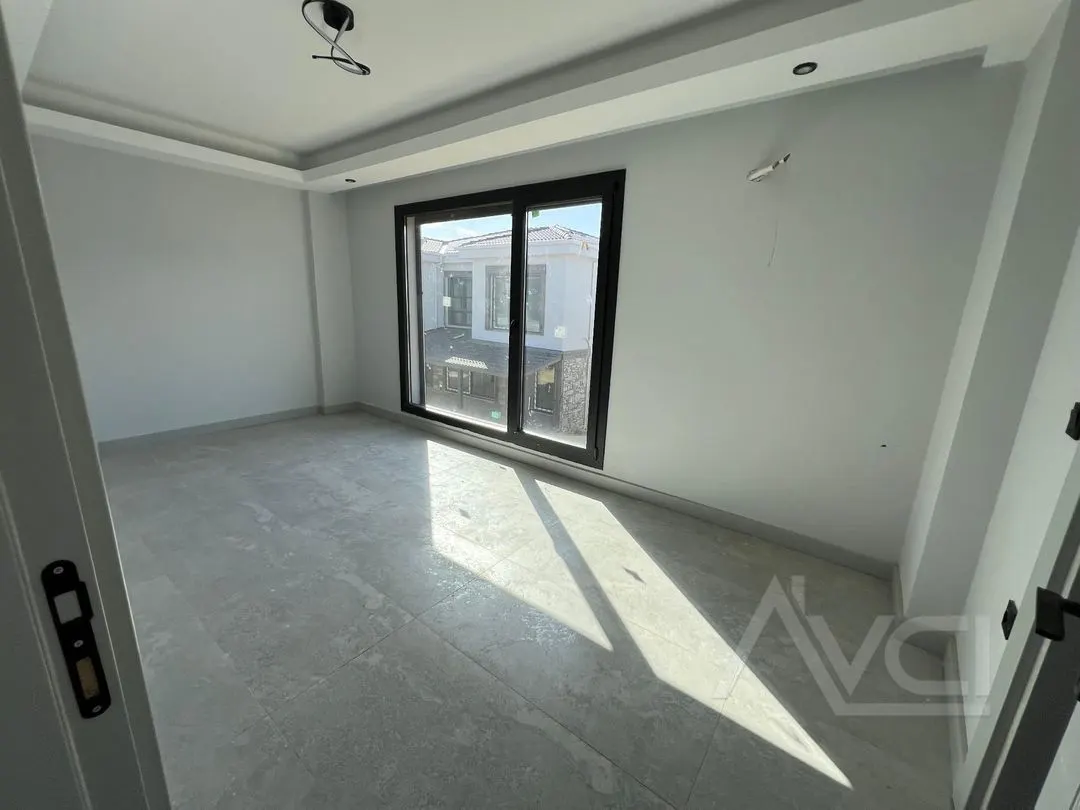 AVCI’ DAN TEK YETKİ 300M2 NET DENİZE SIFIR VİLLA/ÜÇÜNCÜ SIRA
