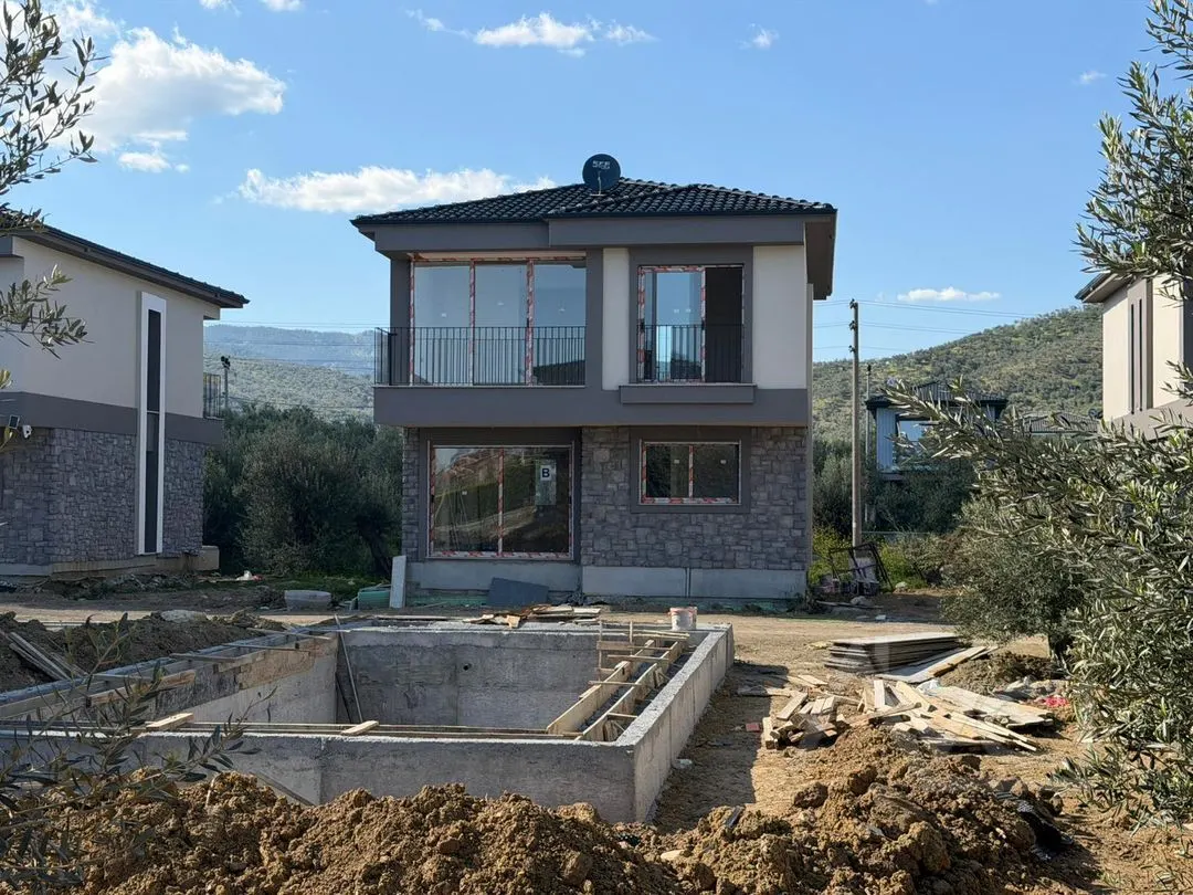 AVCI-YALI ADATEPE DENİZE 100MT HAVUZLU 6,000M2 İÇİNDE 4+1 VİLLA