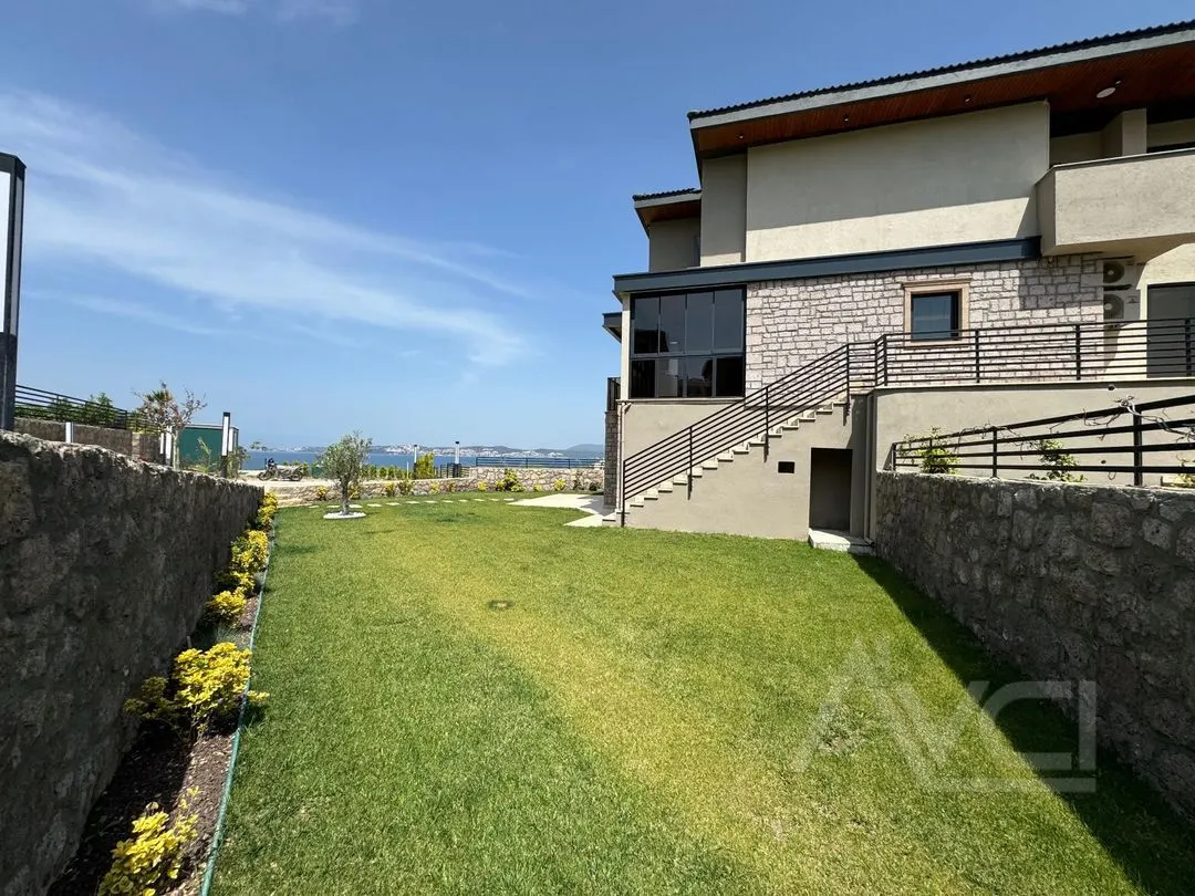 AVCI’DAN 6+1 DENİZE SIFIR ÖZEL PLAJLI MÜSTAKİL VİLLA